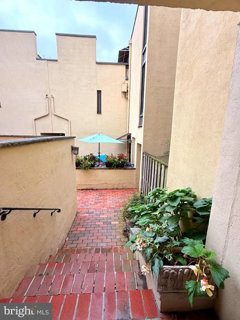S Alder St, Philadelphia, PA 19147 - #3