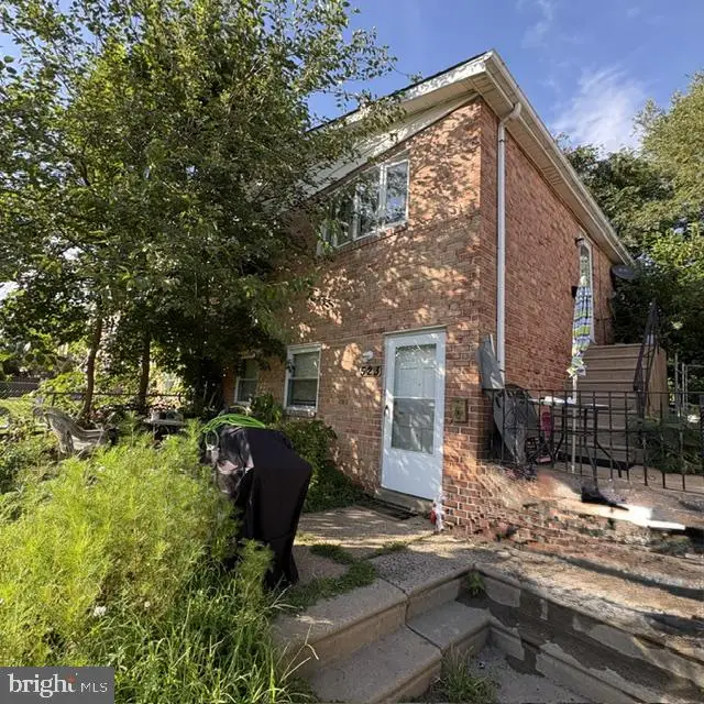 523 Foster St, Philadelphia, PA 19116 - #1