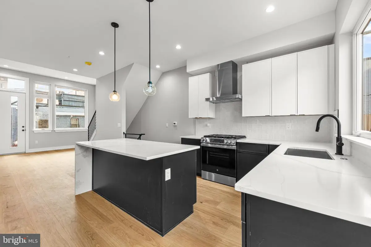 907 Emily St, Philadelphia, PA 19148 - #1