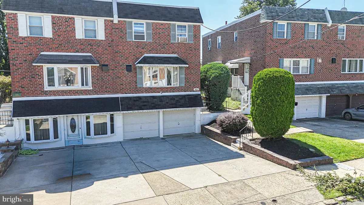 9922 S Canterbury Rd, Philadelphia, PA 19114 - #1