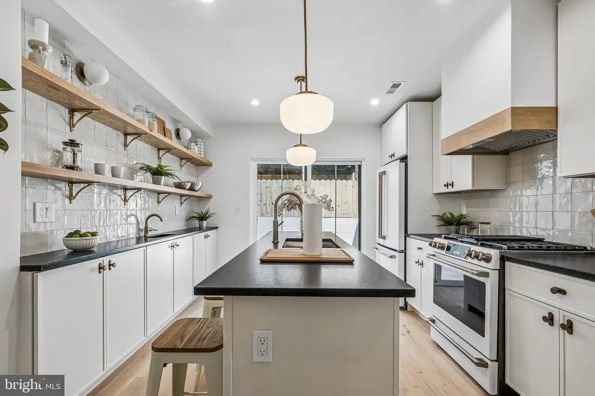 1011 Mountain St, Philadelphia, PA 19148 - #1
