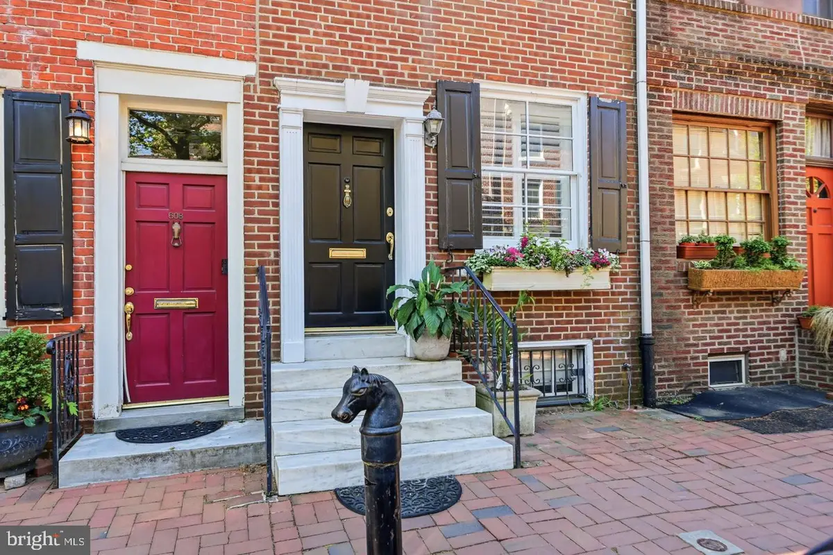 610 Pine St, Philadelphia, PA 19106 - #1