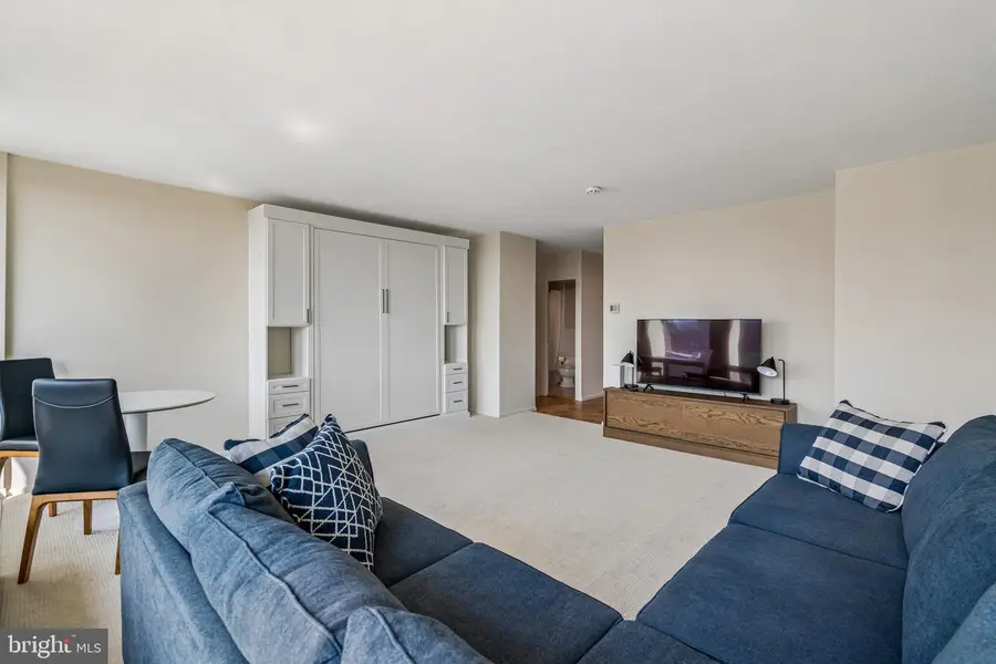 210 Locust St #9ew, Philadelphia, PA 19106 - #3