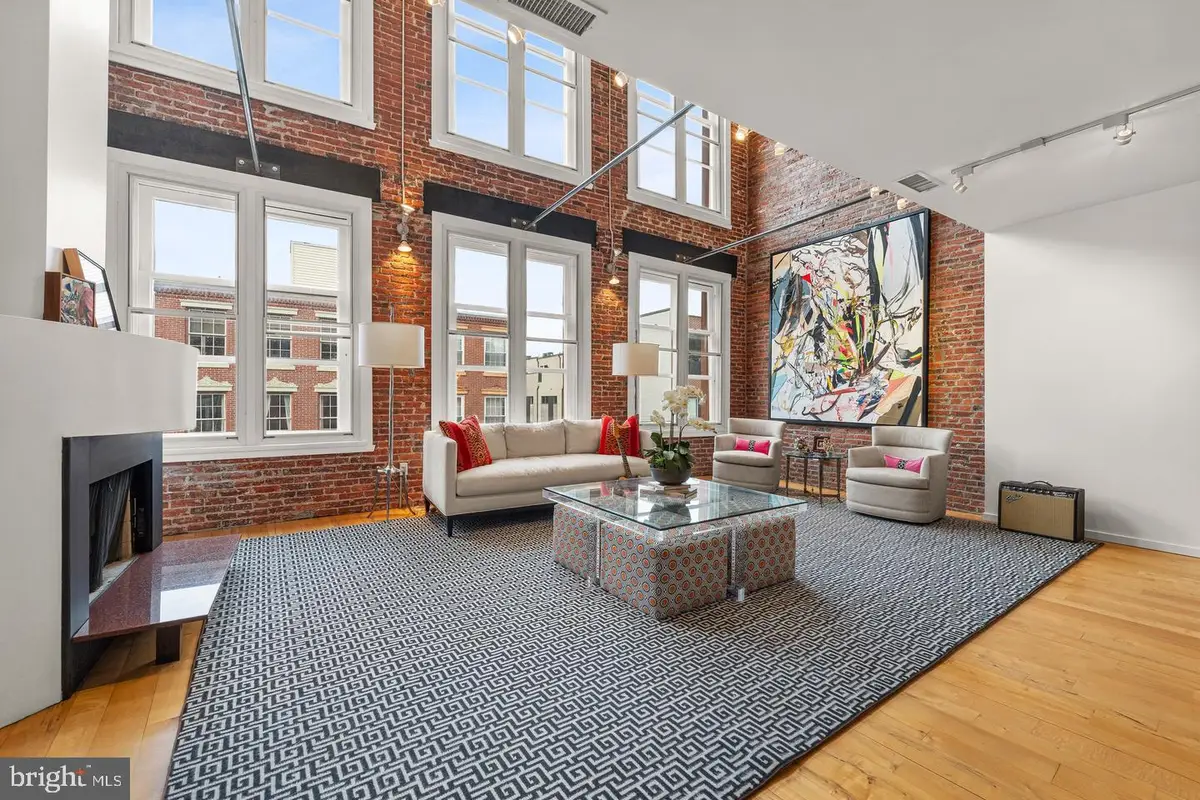 33 N 3rd St #4a, Philadelphia, PA 19106 - #1