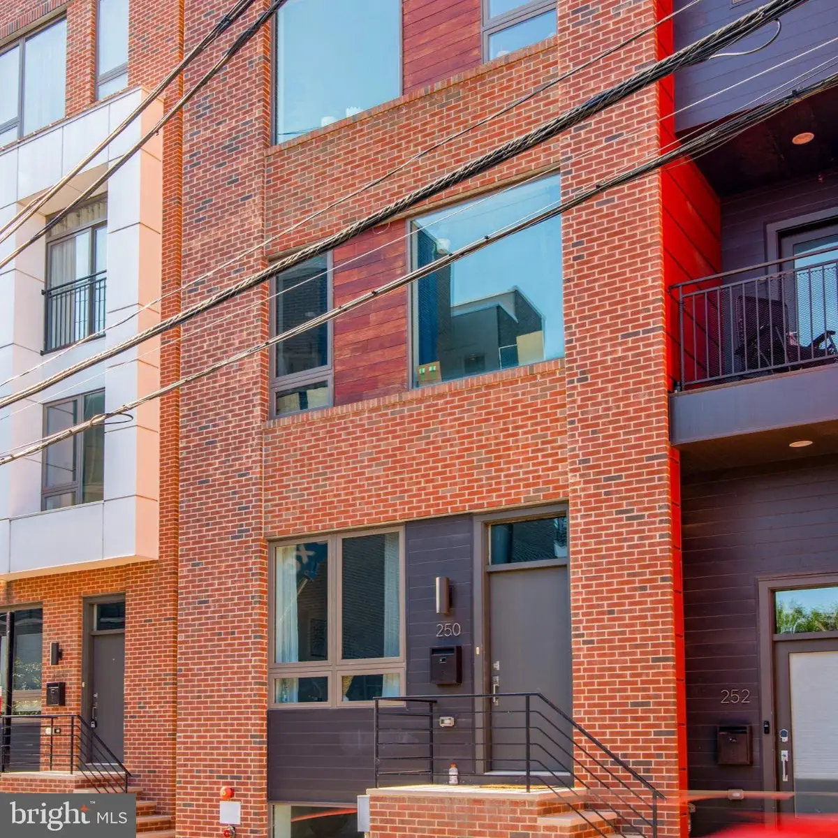 250 Poplar St, Philadelphia, PA 19123 - #1