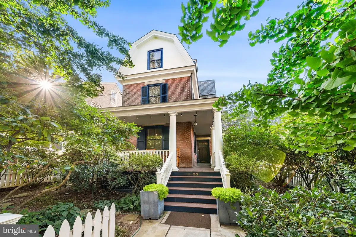 35 E Gravers Ln, Philadelphia, PA 19118 - #1