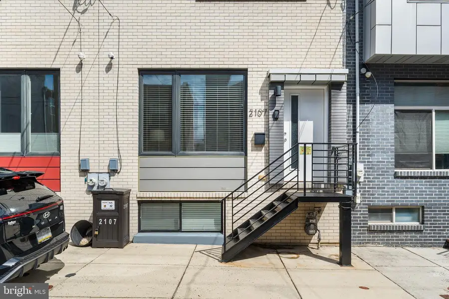 2107 E Arizona St, Philadelphia, PA 19125 - #2