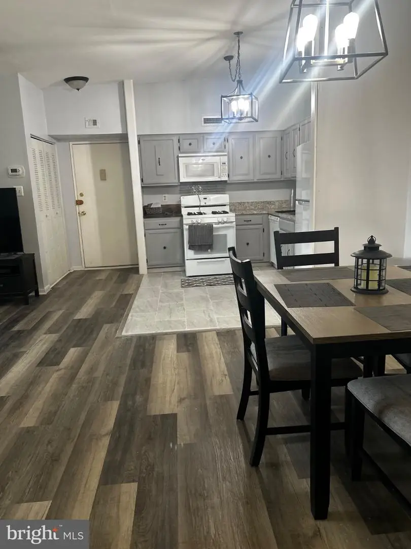 68202 Delaire Landing Rd #202, Philadelphia, PA 19114 - #3