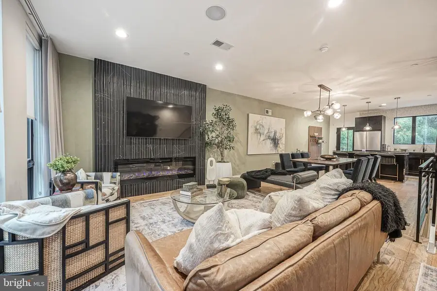 1109 Earl St, Philadelphia, PA 19125 - #3