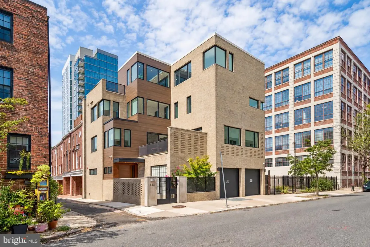 254 S 24th St, Philadelphia, PA 19103 - #1