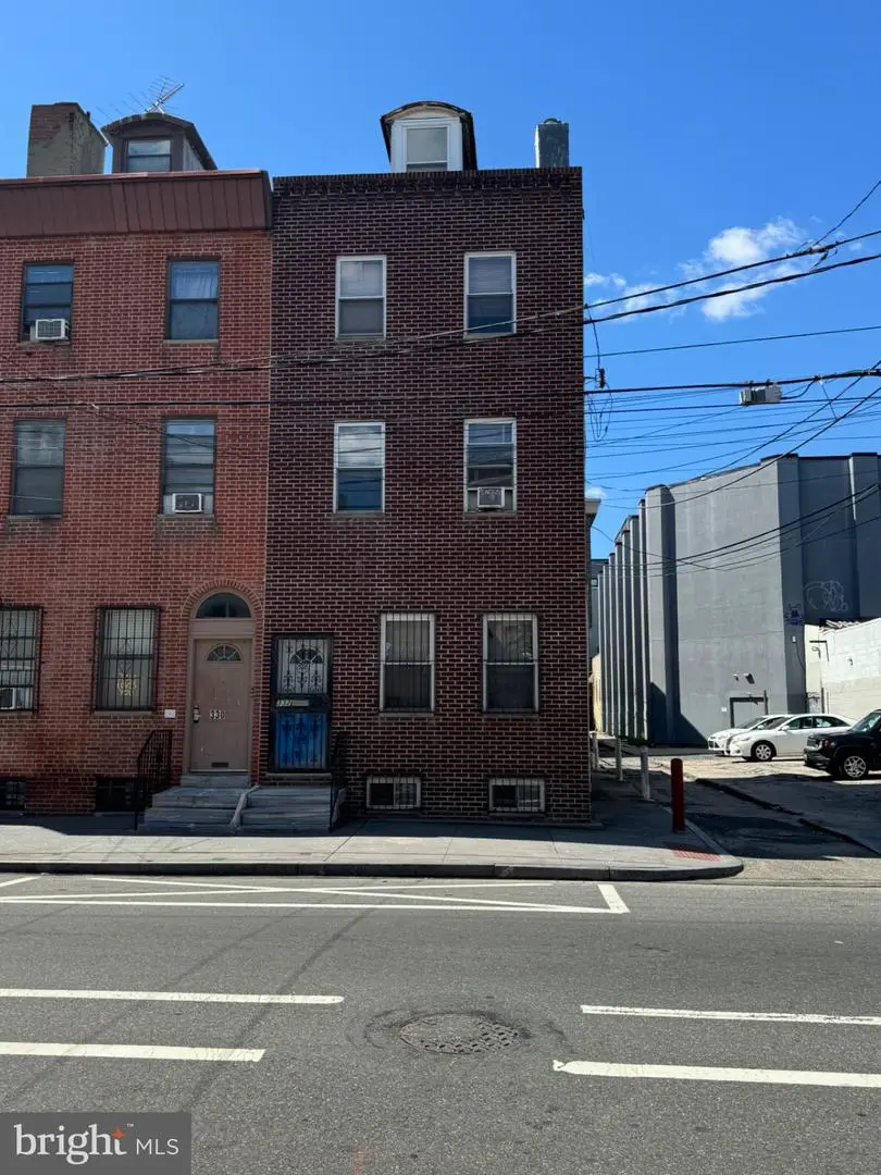 332 N 10th St, Philadelphia, PA 19107 - #1