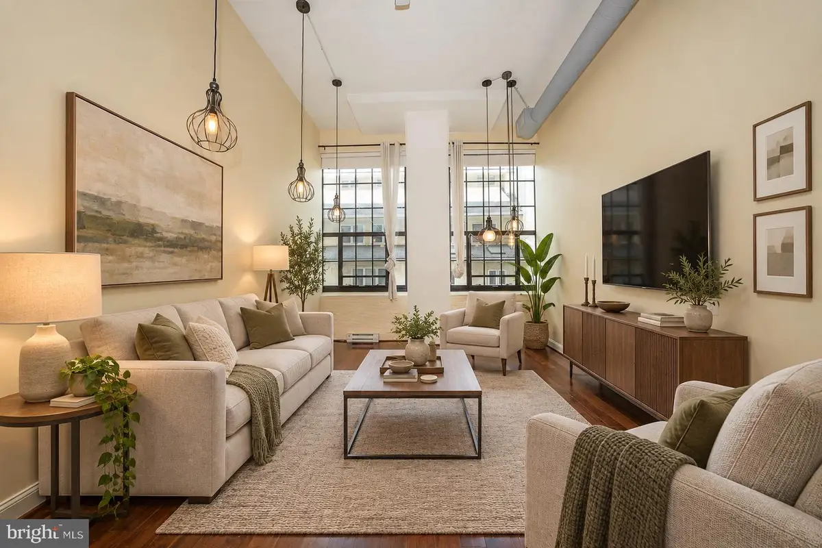 2429 Locust St #218, Philadelphia, PA 19103 - #1