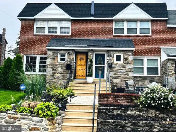 2702 E Country Club Rd, PHILADELPHIA, PA 19131