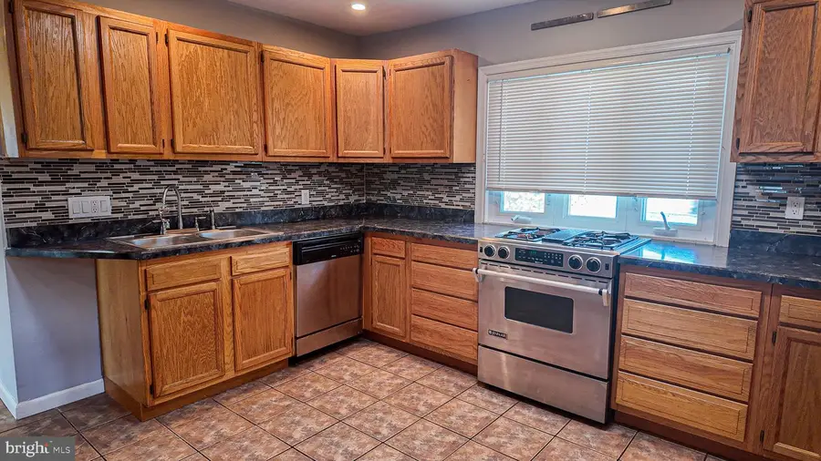 9316 Academy Rd, Philadelphia, PA 19114 - #2