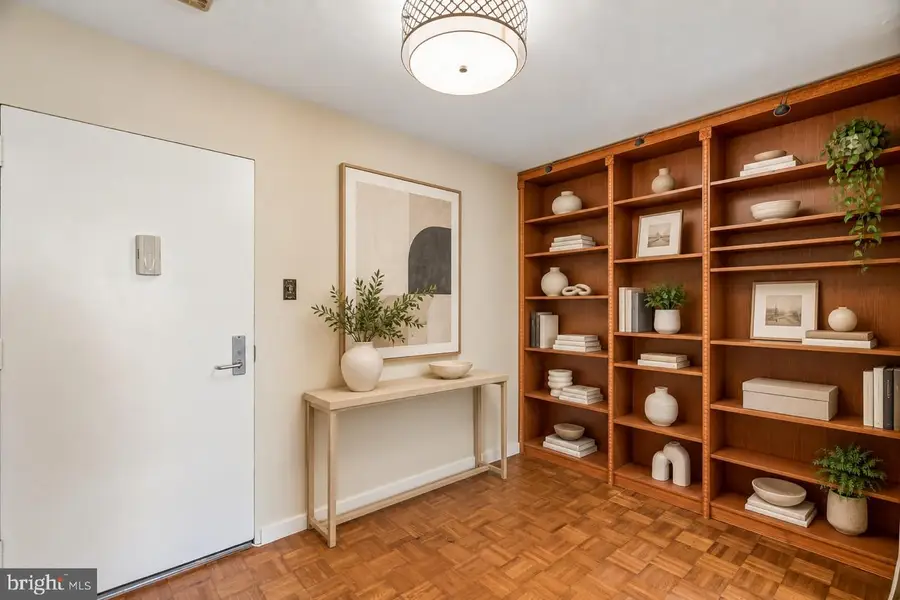 604 S Washington Sq #1308, Philadelphia, PA 19106 - #3