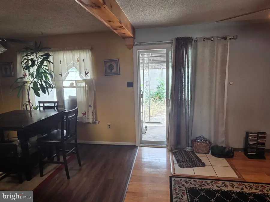 8406 Lyons Pl, Philadelphia, PA 19153 - #3