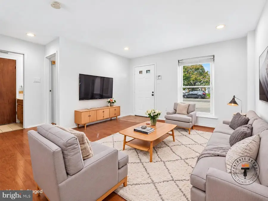 8408 Lyons Pl, Philadelphia, PA 19153 - #3