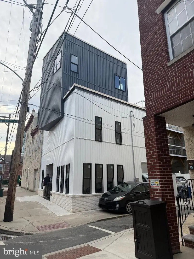 504 Carpenter St, Philadelphia, PA 19147 - #1