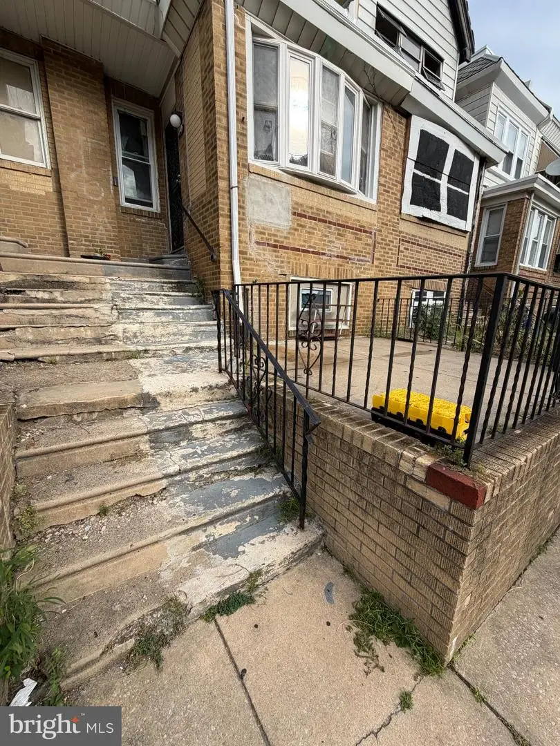6945 Theodore St, Philadelphia, PA 19142 - #2