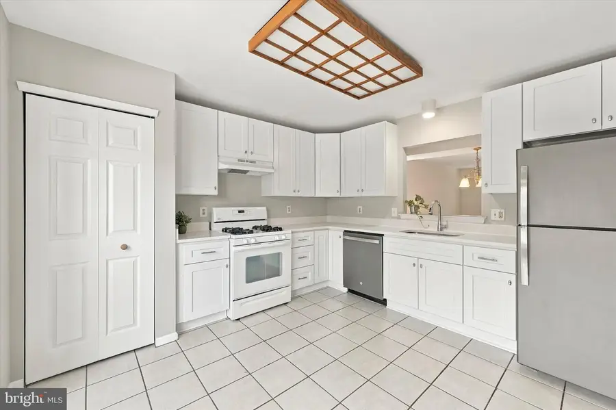 7923-31-31 Ridge Ave #27, Philadelphia, PA 19128 - #3