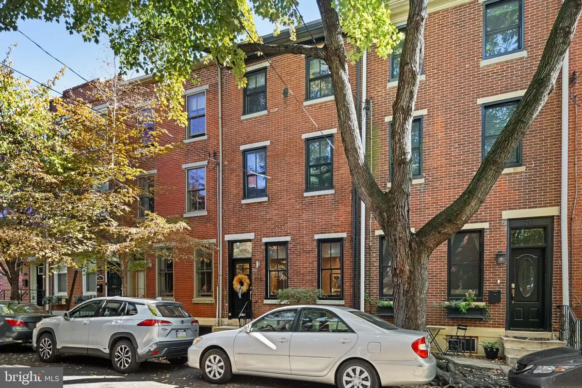 715 S Warnock St, Philadelphia, PA 19147 - #1