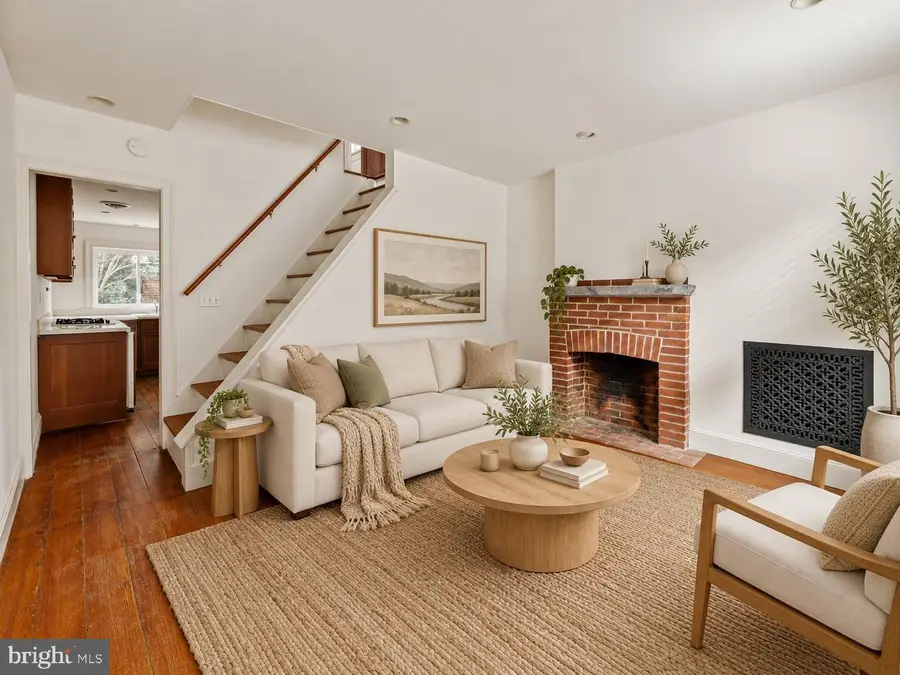1038 N Leithgow St, Philadelphia, PA 19123 - #2