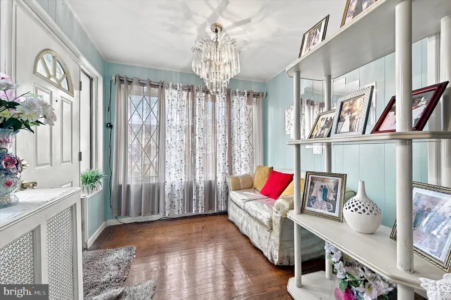 1041 Flanders Rd, Philadelphia, PA 19151 - #2