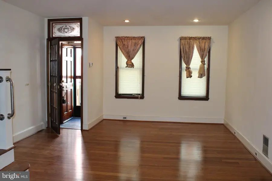 414 Mcclellan St, Philadelphia, PA 19148 - #3