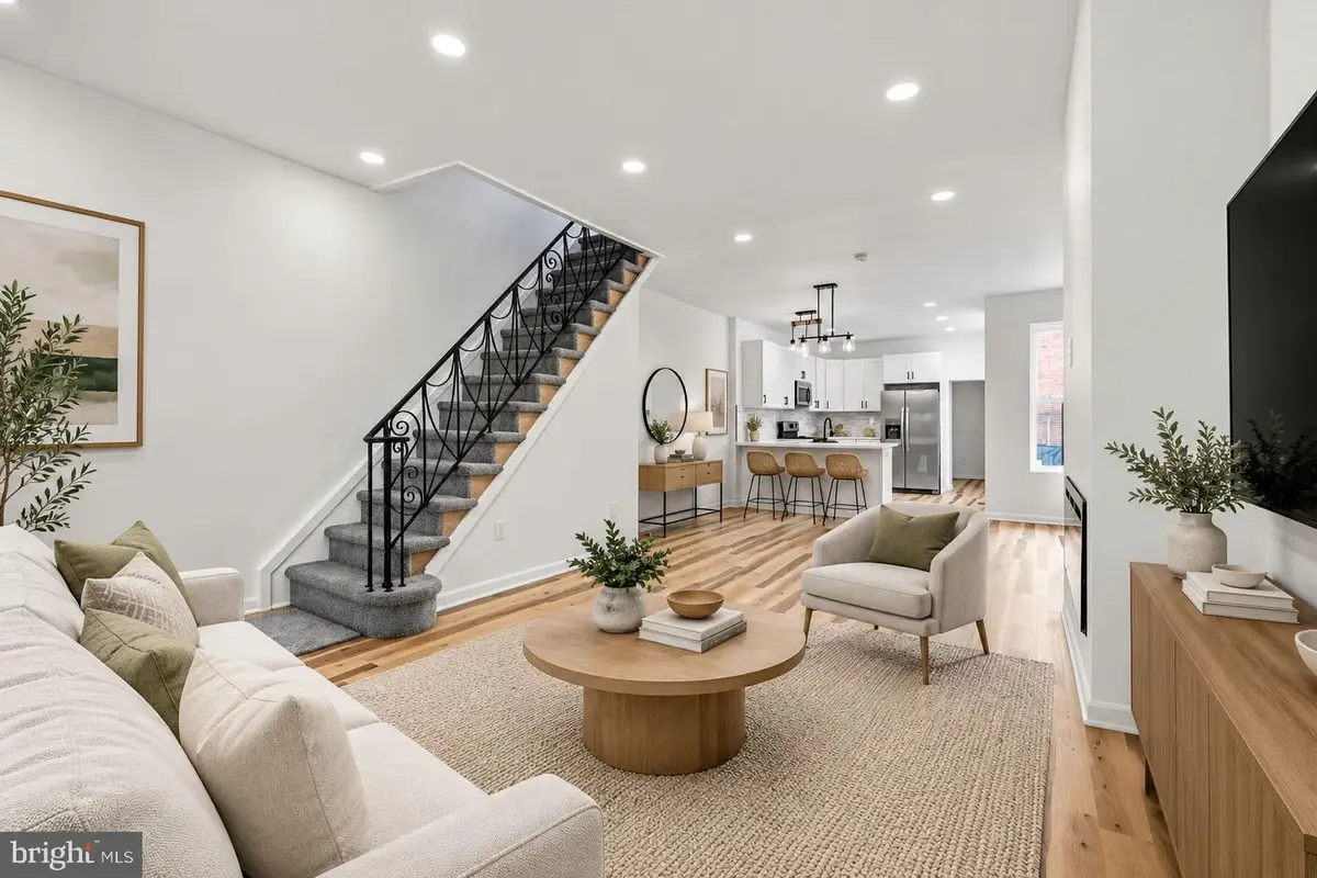 906 W Rockland St, Philadelphia, PA 19141 - #1