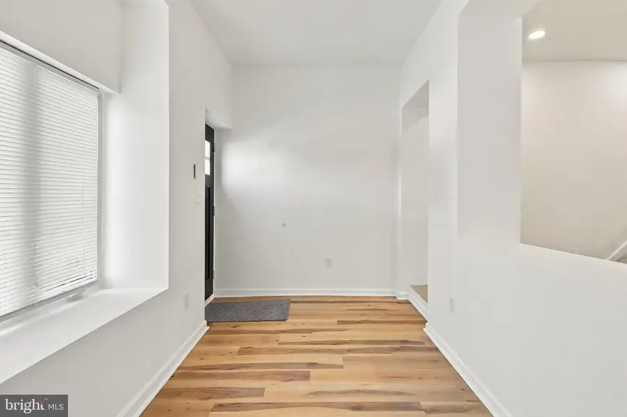 906 W Rockland St, Philadelphia, PA 19141 - #2