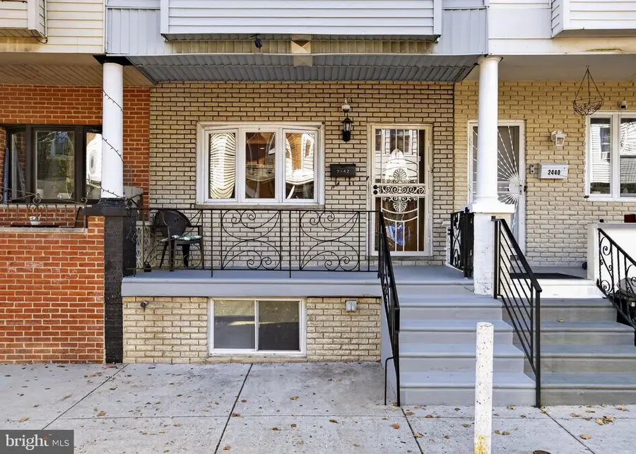 2442 S Lawrence St, Philadelphia, PA 19148 - #2