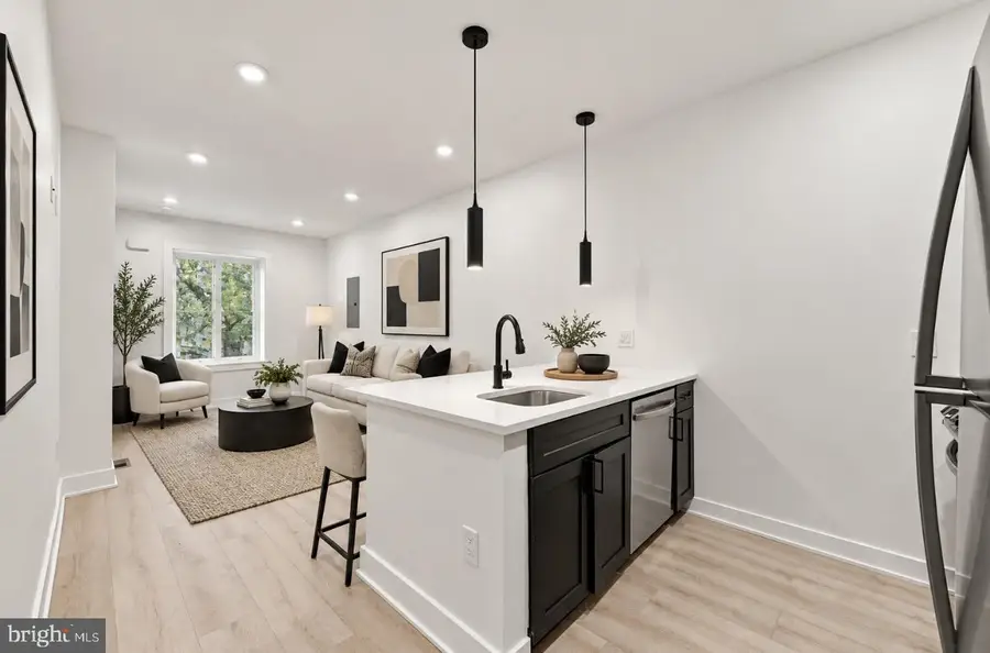 916 W Somerset St, Philadelphia, PA 19133 - #2