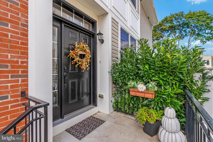 502 Kingsley Ct, Philadelphia, PA 19128 - #3
