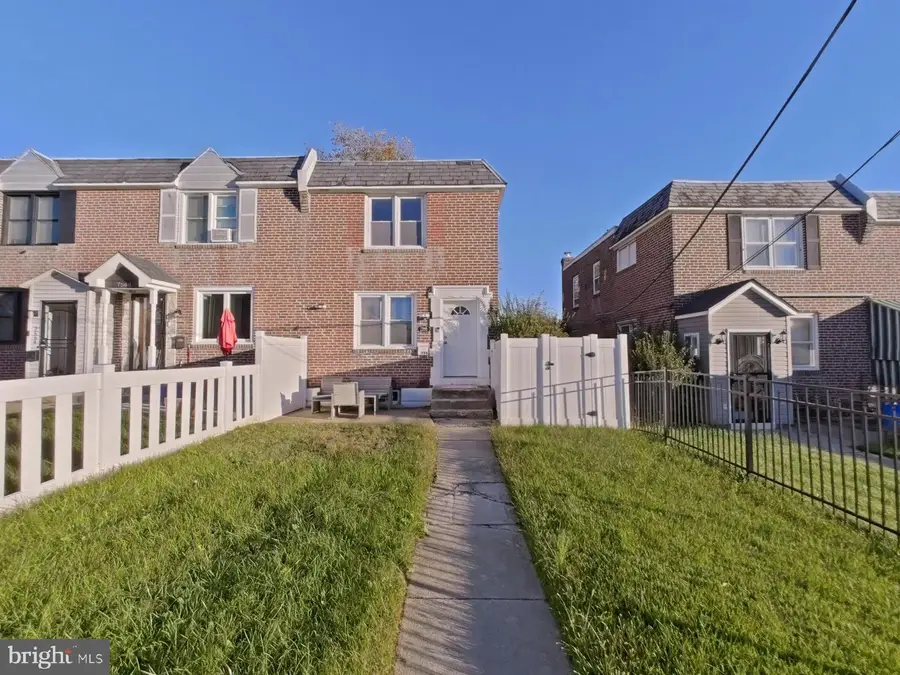 7568 Brockton Rd, Philadelphia, PA 19151 - #2