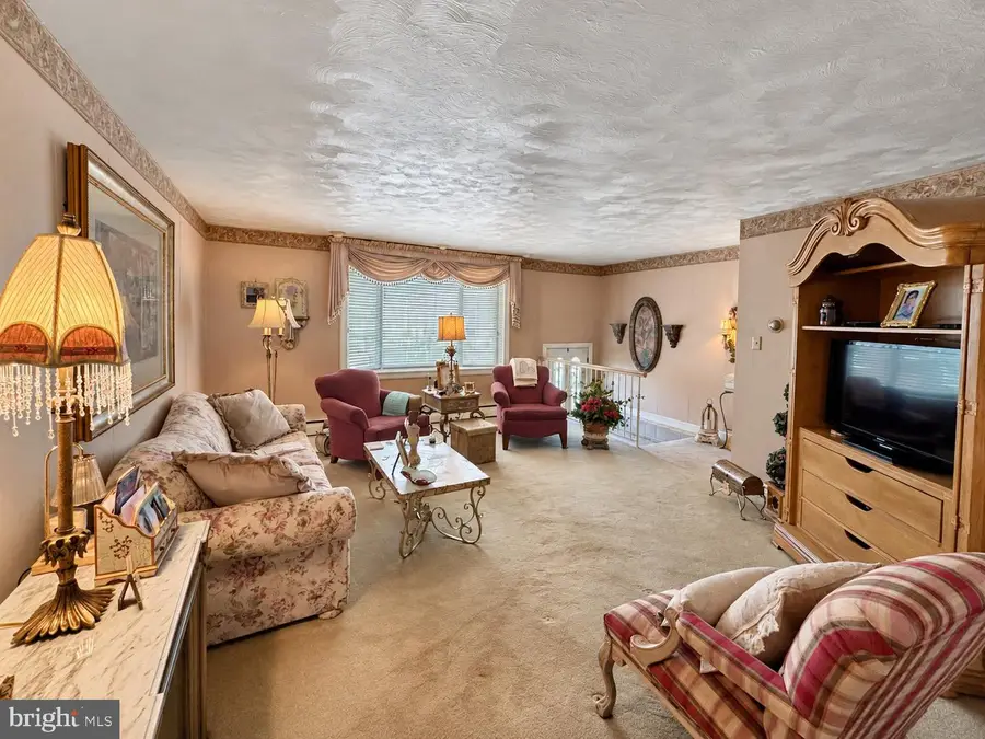 3842 Salina Rd, Philadelphia, PA 19154 - #3