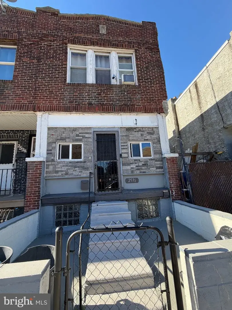 2536 S Holbrook St, Philadelphia, PA 19142 - #1