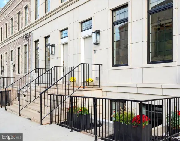 124 E Sharpnack St, PHILADELPHIA, PA 19119