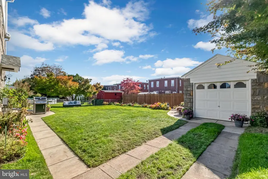 1816 Chandler St, Philadelphia, PA 19111 - #2