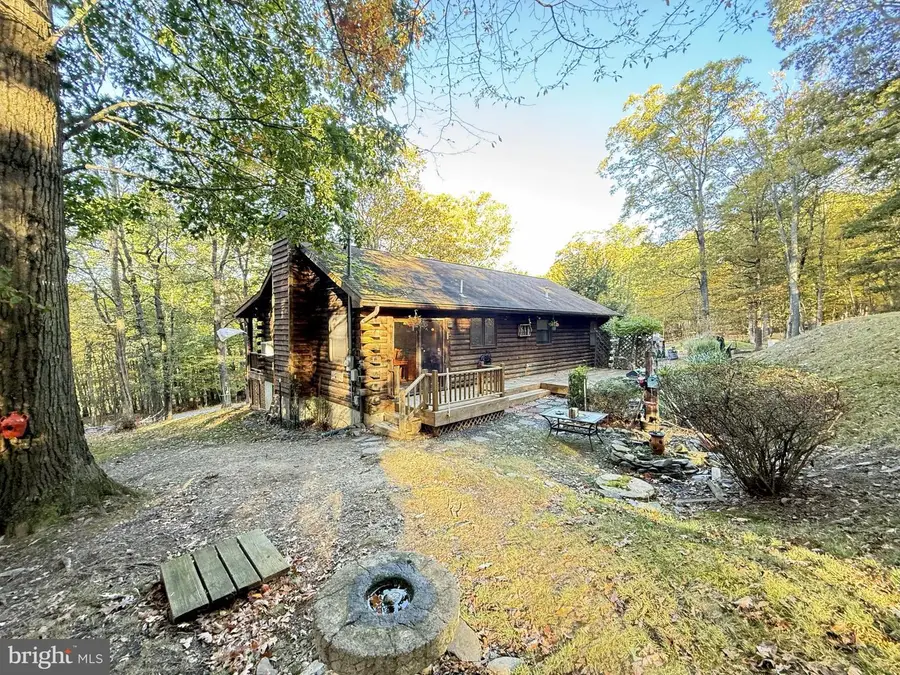 2119 Meadowlark Cir, Bushkill, PA 18324 - Image #2