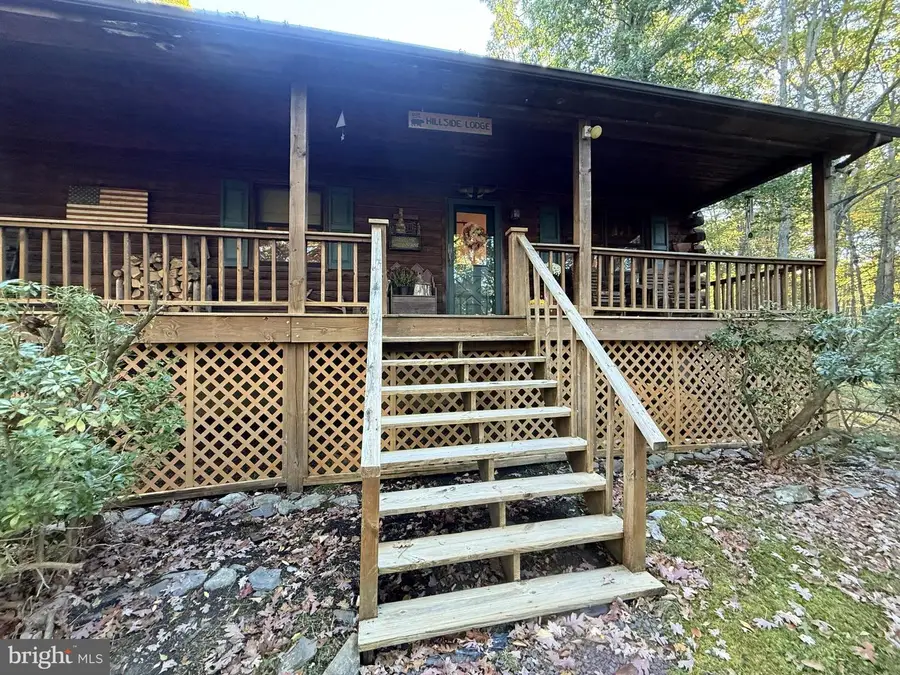 2119 Meadowlark Cir, Bushkill, PA 18324 - Image #3