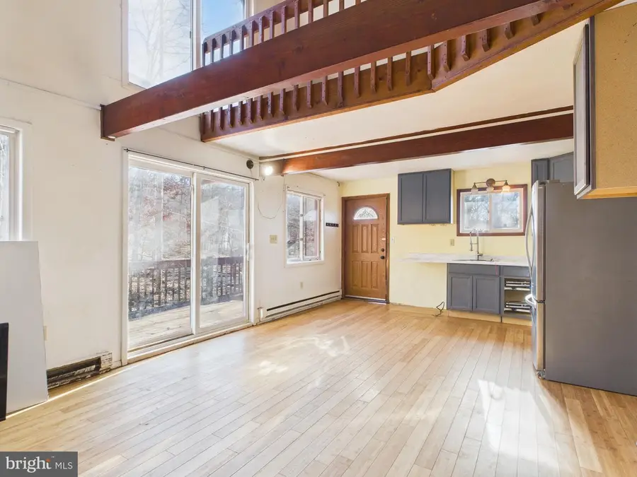 175 Salisbury Rd, Bushkill, PA 18324 - Image #2