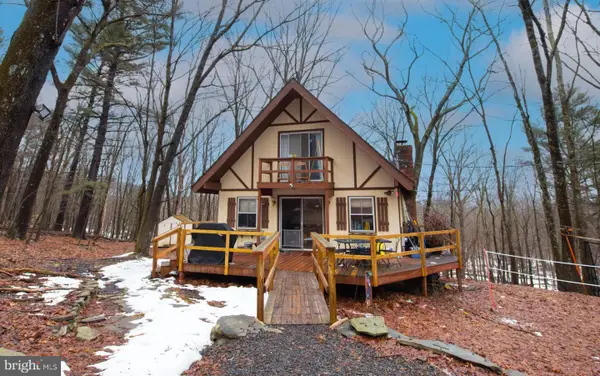 117 Swallow Cir, BUSHKILL, PA 18324