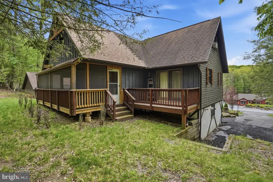 162 Indian Dr, Greentown, PA 18426 - #2