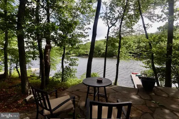 133 Corral Ln, HAWLEY, PA 18428