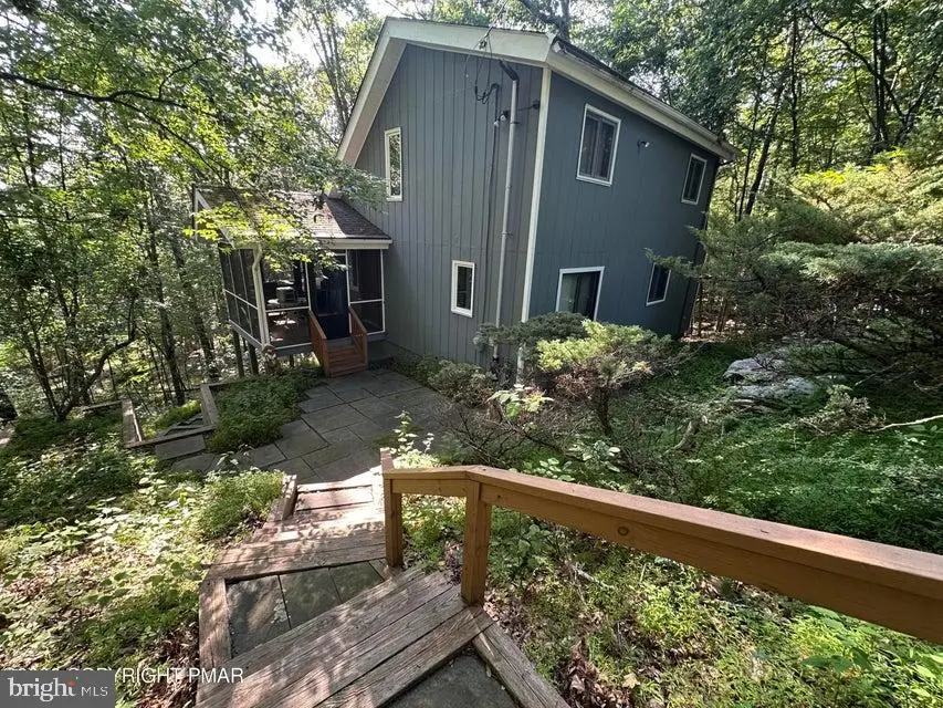 4284 Winchester Way, Bushkill, PA 18324 - #1