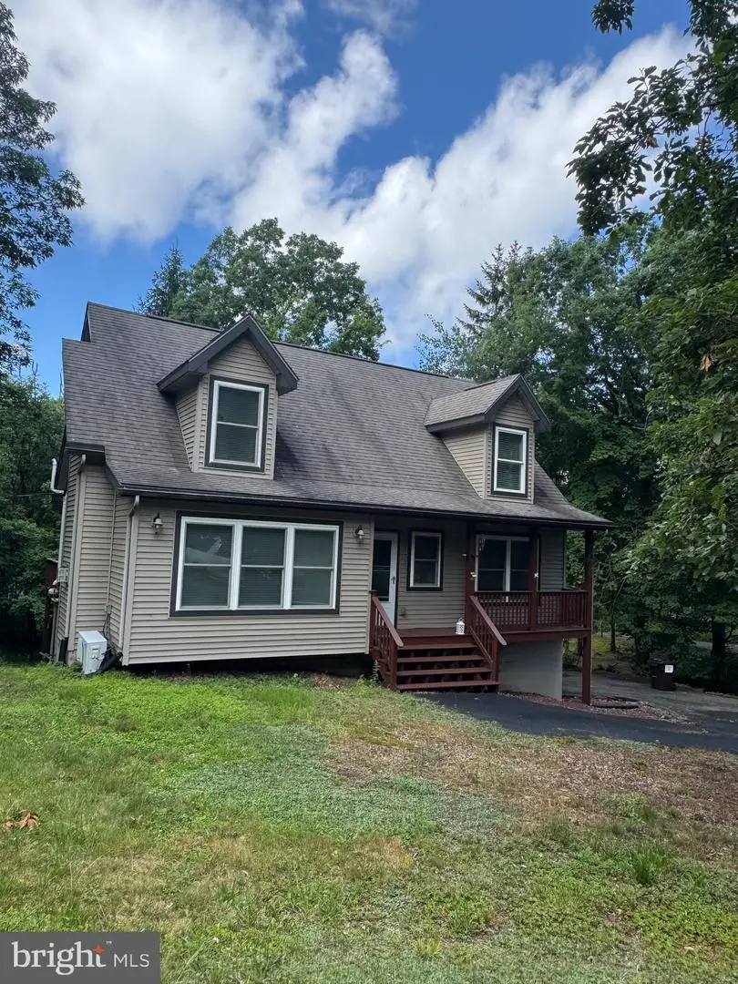 111 Remuda Dr, Hawley, PA 18428 - #2