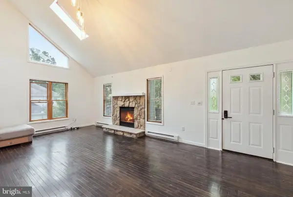 1076 Lancaster Dr., BUSHKILL, PA 18324