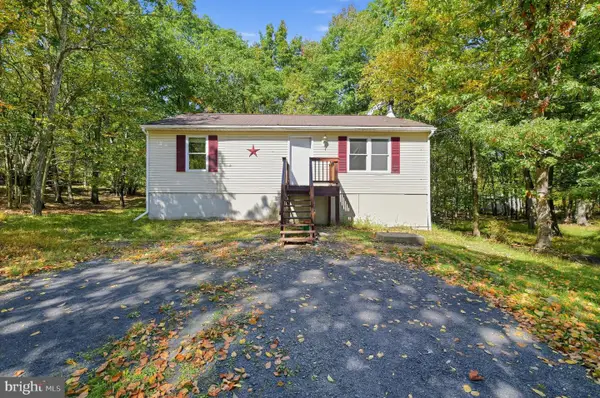 521 Starling Ct, BUSHKILL, PA 18324