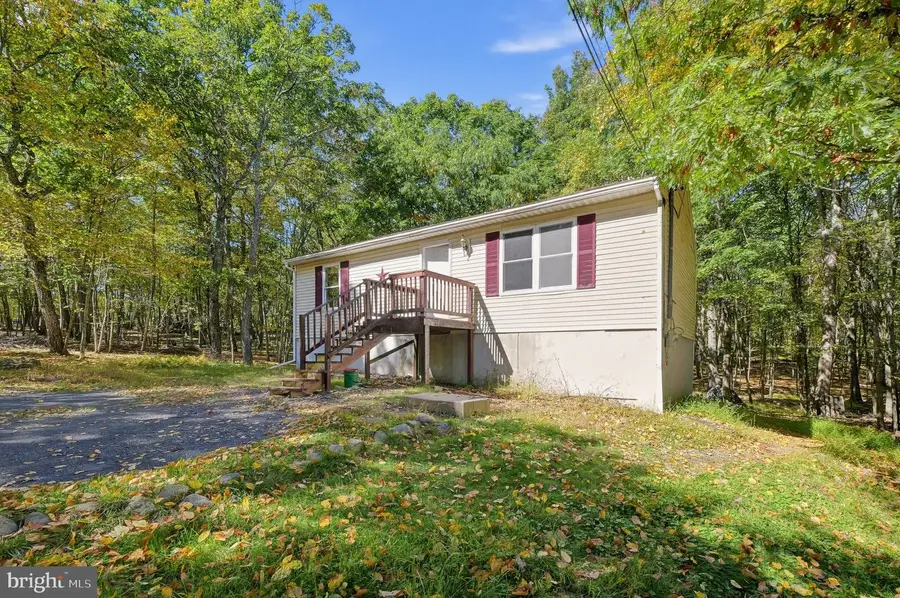 521 Starling Ct, Bushkill, PA 18324 - #2