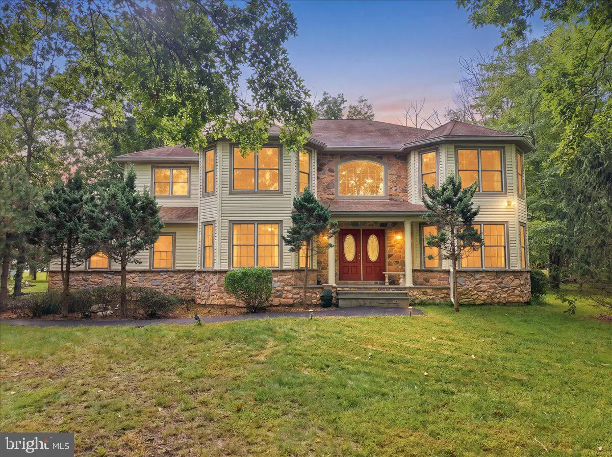 107 Gollum Ln, Bushkill, PA 18371 - #1
